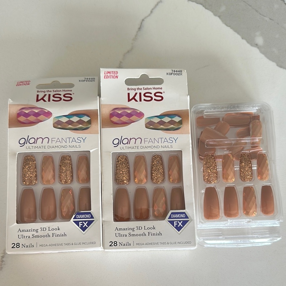 3 Pack - KISS Glam Fantasy Nails with Gold Glitter and Tan Shades